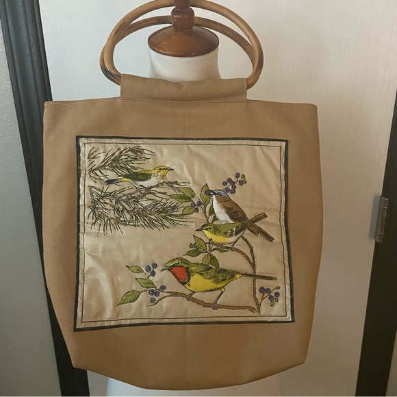 Vintage 1980’s quilted canvas bag. Heirloom designs. Hand made. Rare find - Picture 2 of 3